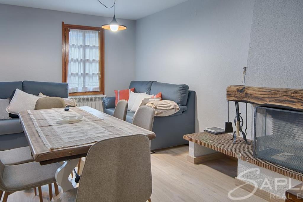Saplan Real Estate Pensaueth Villa Salardu Luaran gambar