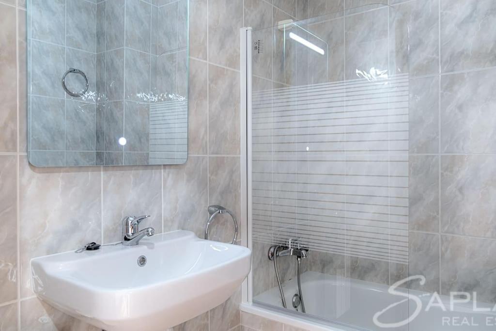 Saplan Real Estate Pensaueth Villa Salardu Luaran gambar