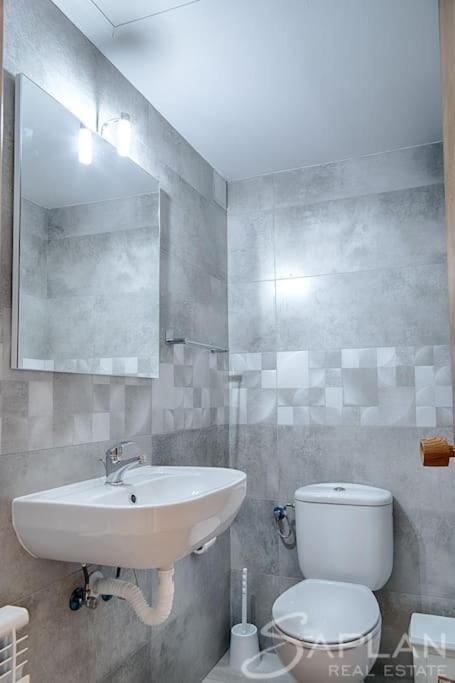 Saplan Real Estate Pensaueth Villa Salardu Luaran gambar